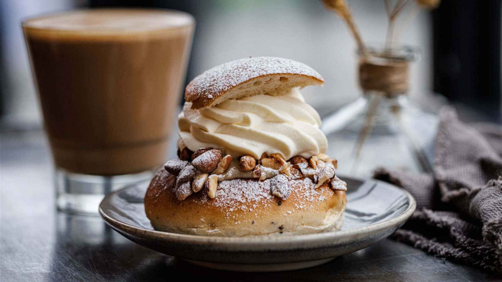 18 to 35s Essential Scandinavia