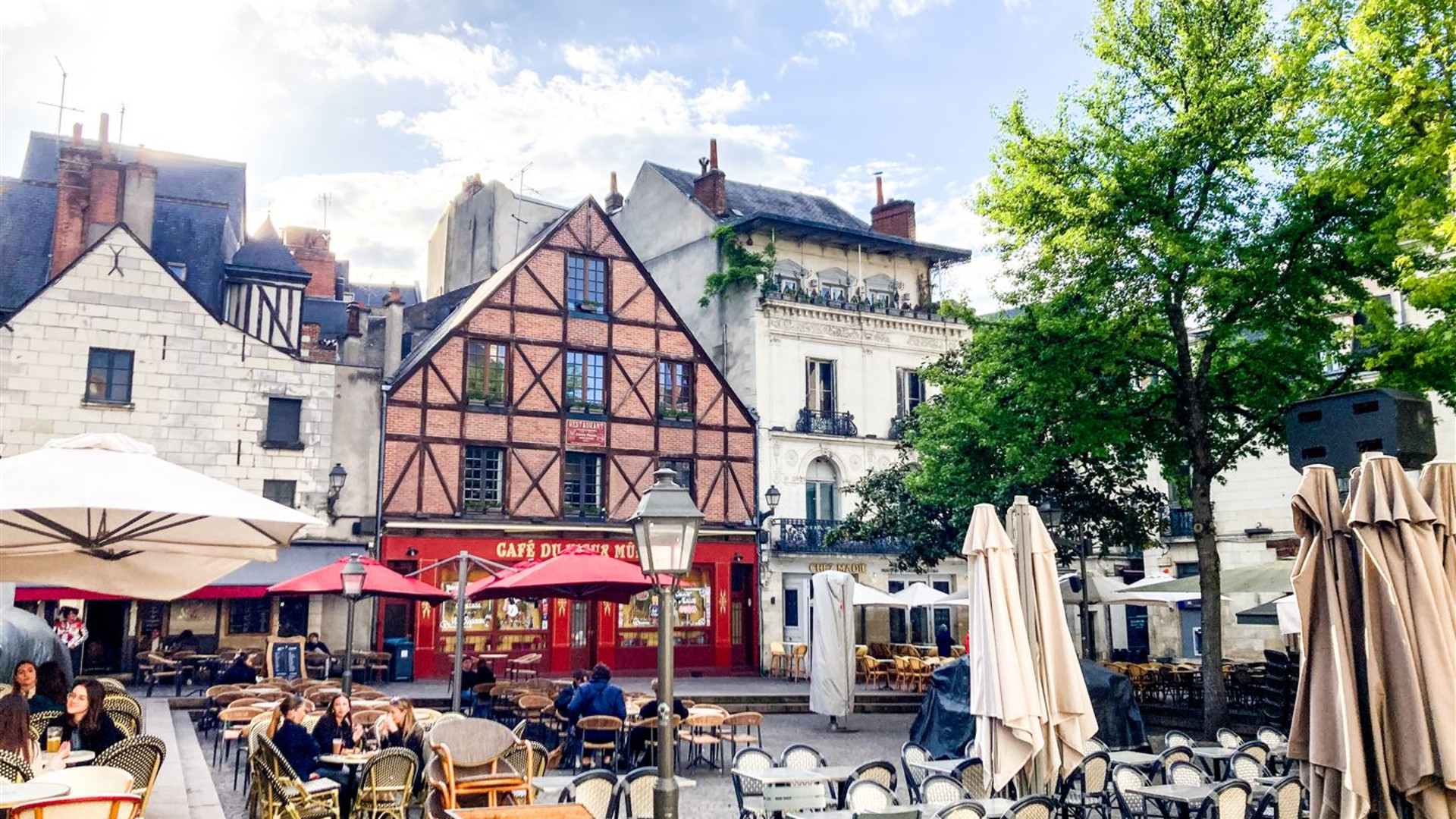 Loire Valley: Walks, Wine & Chateaux