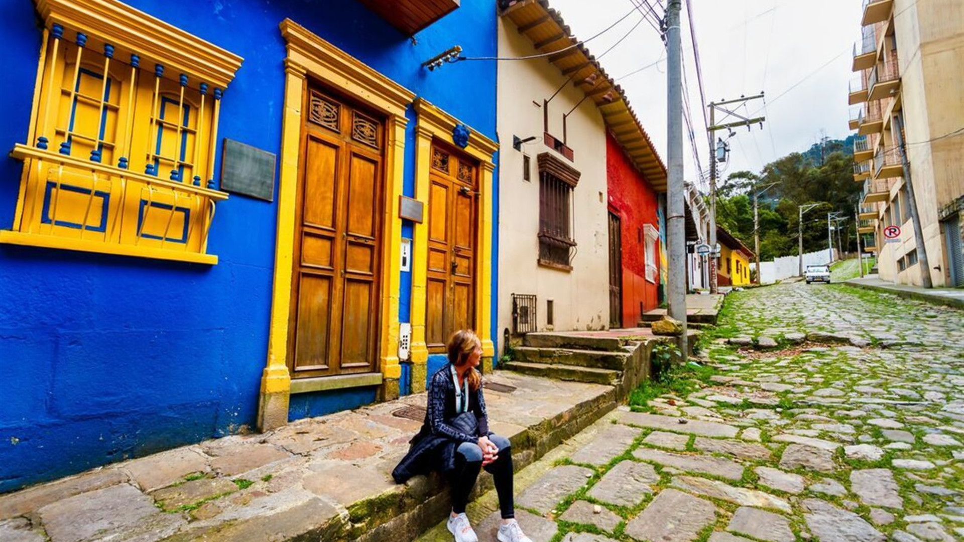 18 to 35s Essential Colombia