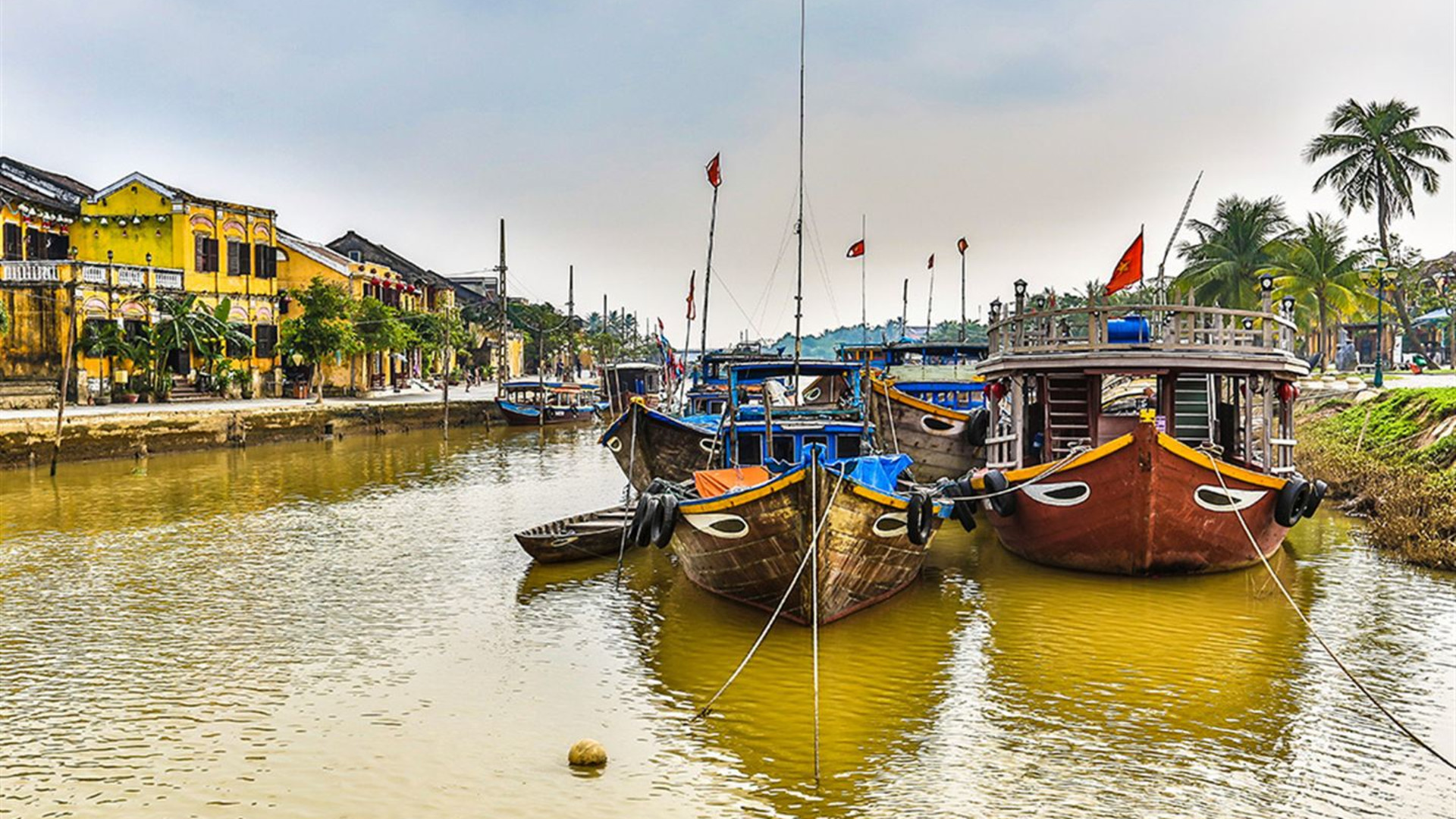 Vietnam, Laos & Thailand: Riversides & Railways