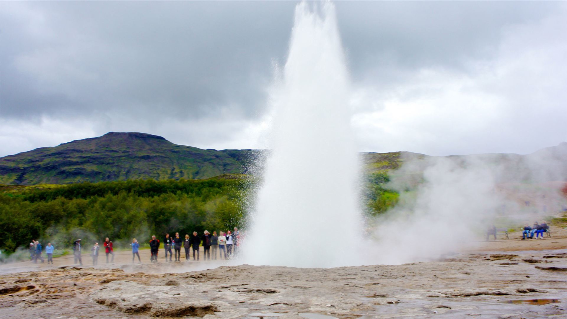 Island: Wasserfälle, Thermalquellen & Wandern durch Vulkanlandschaften