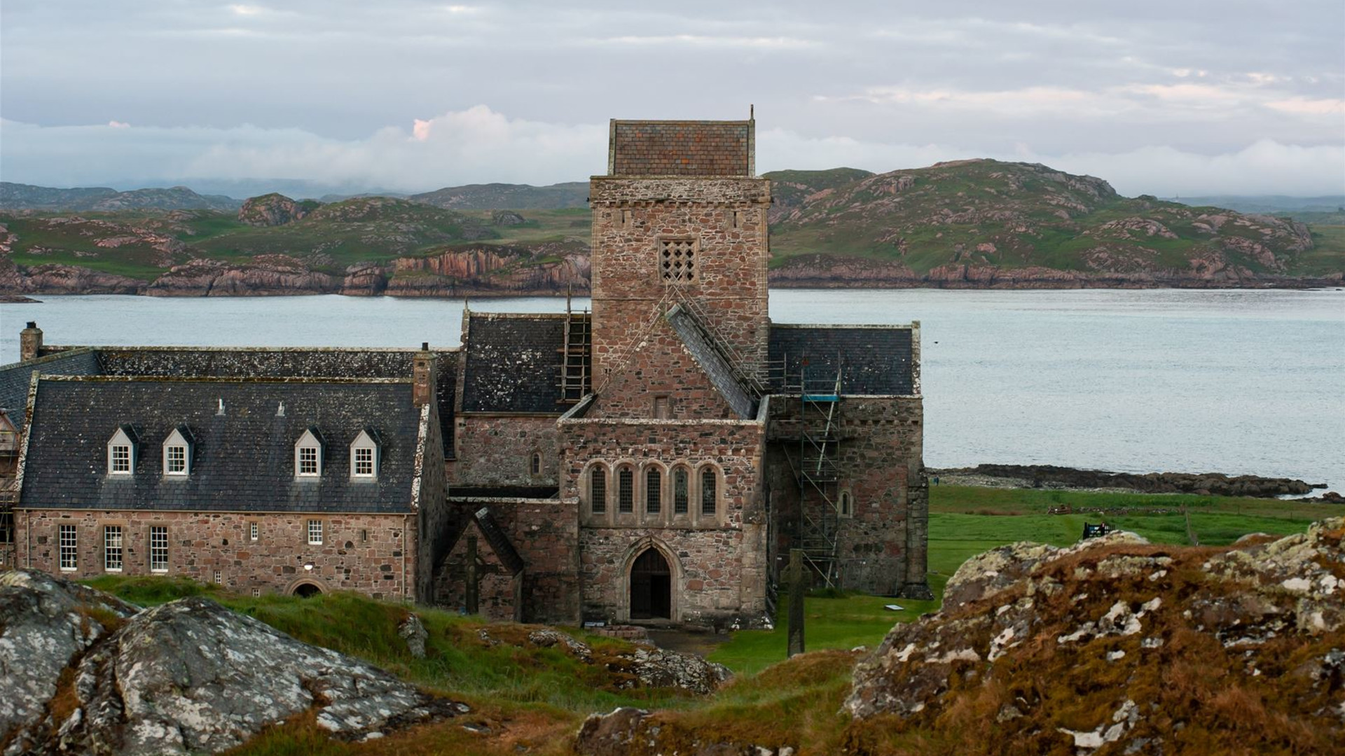 Scotland: Land of Lore & Legend