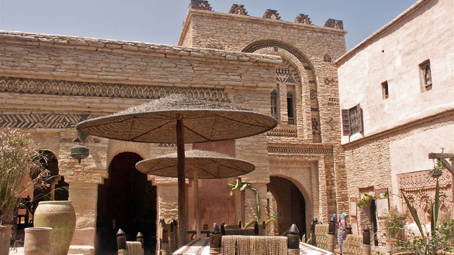 Complete Morocco: The Sahara to the Coast