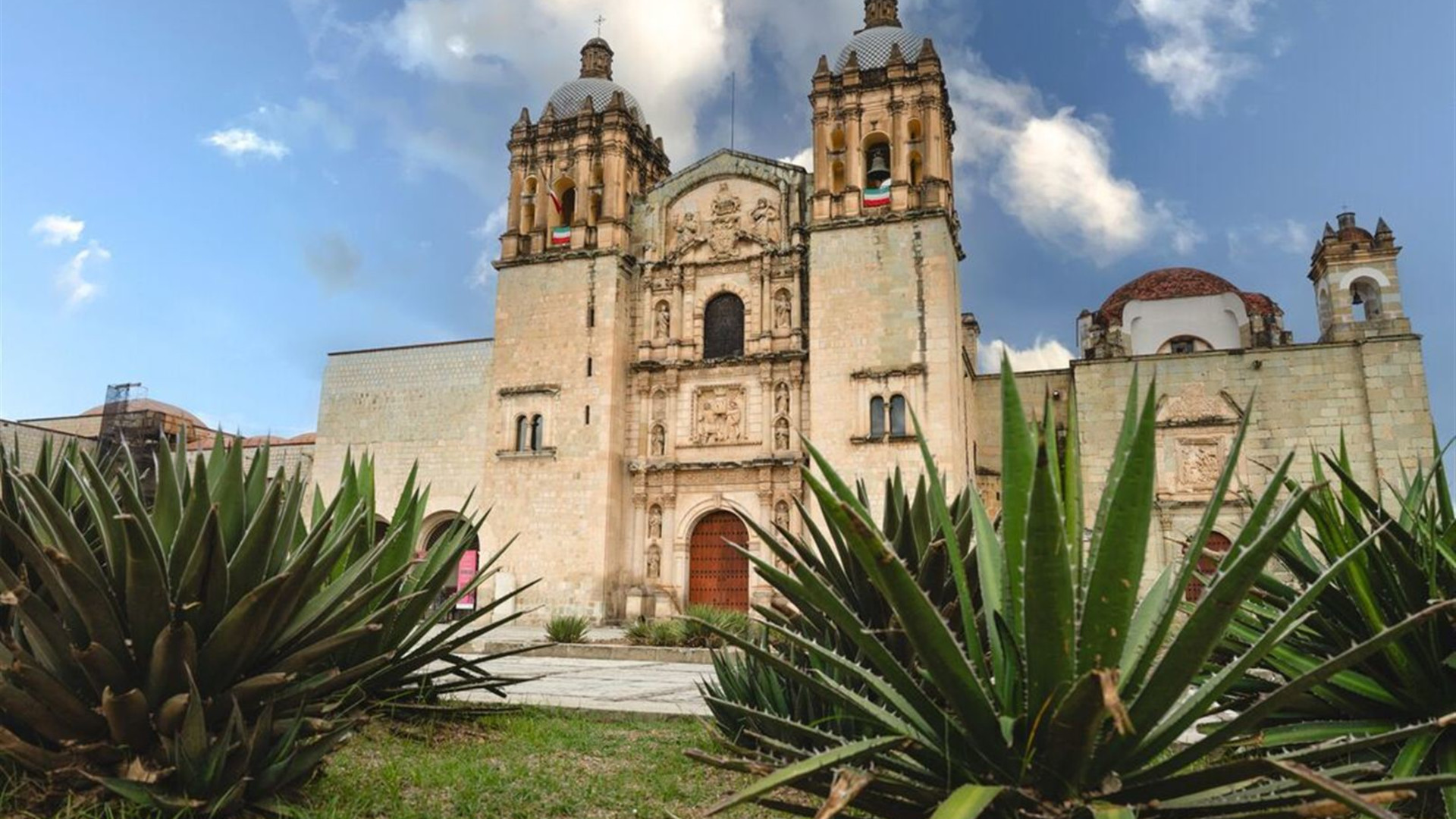 Premium Mexico City to Oaxaca
