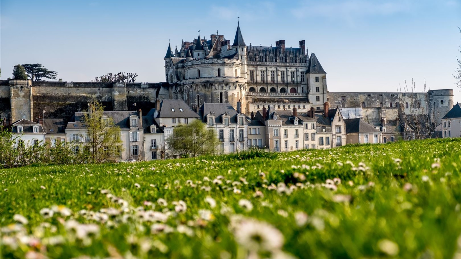 Loire Valley: Walks, Wine & Chateaux