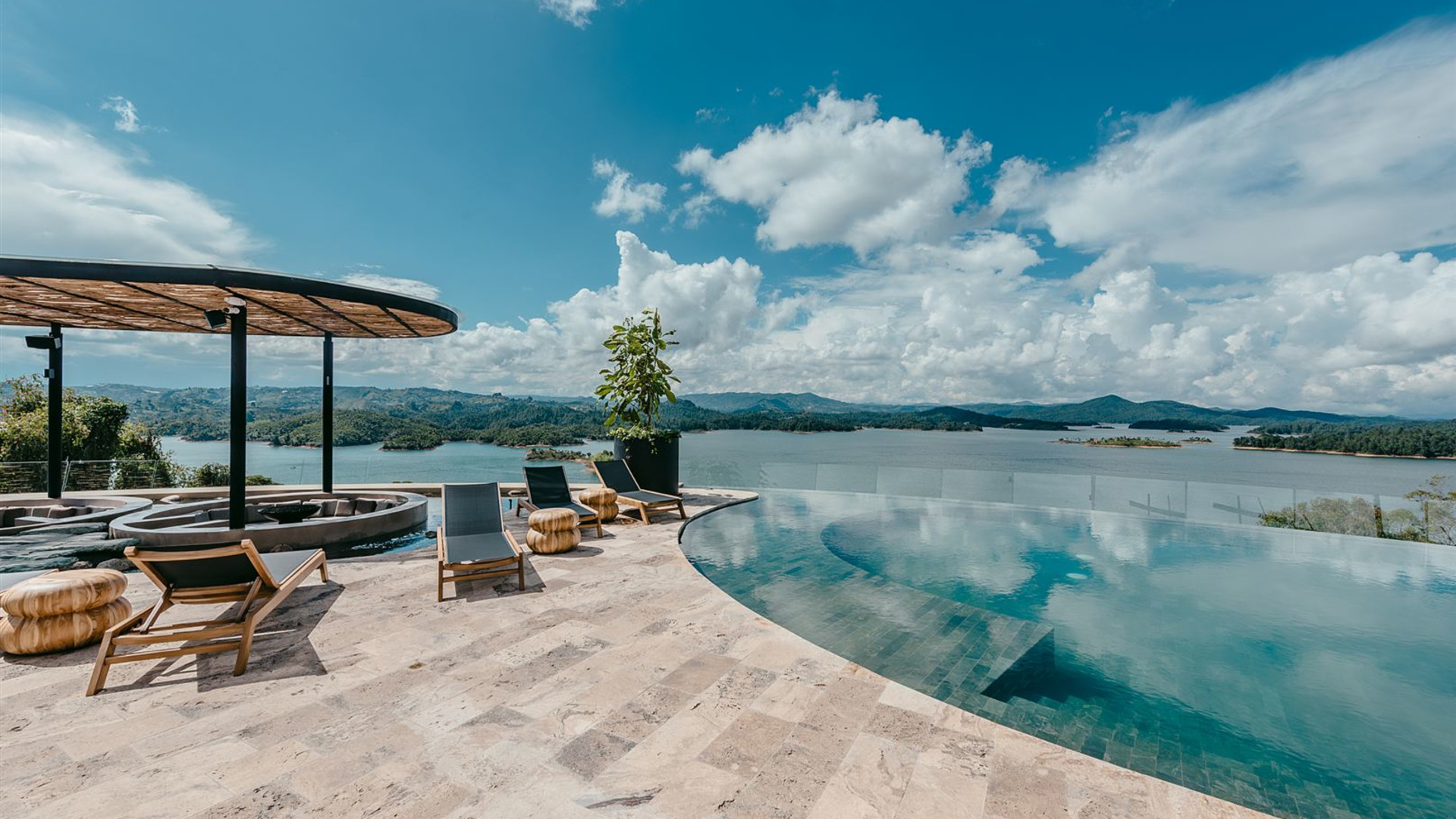 Colombia: Andean Vistas to Guatapé & the Caribbean