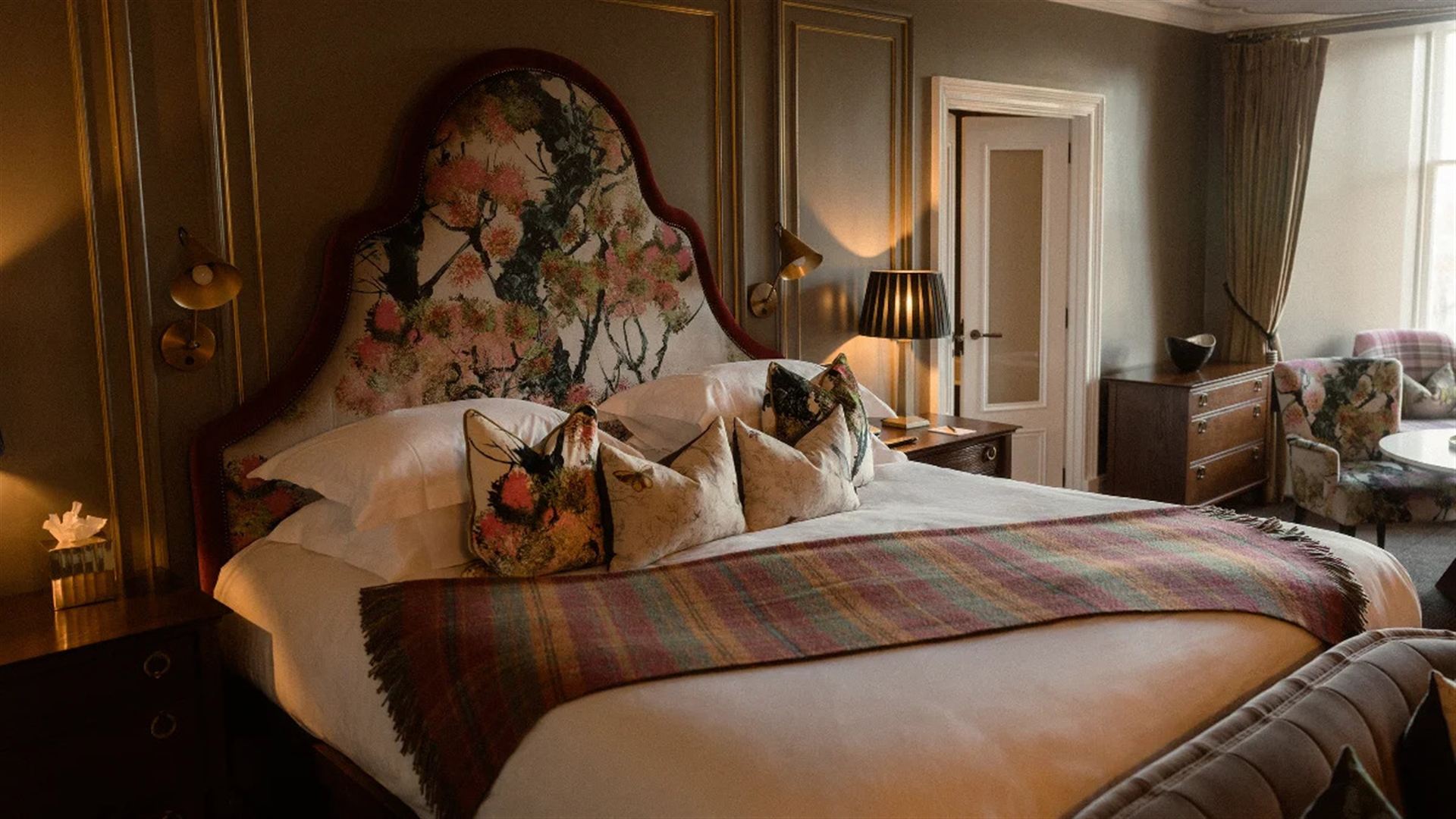 Signature: Scotland’s Edinburgh, the Highlands & Loch Lomond