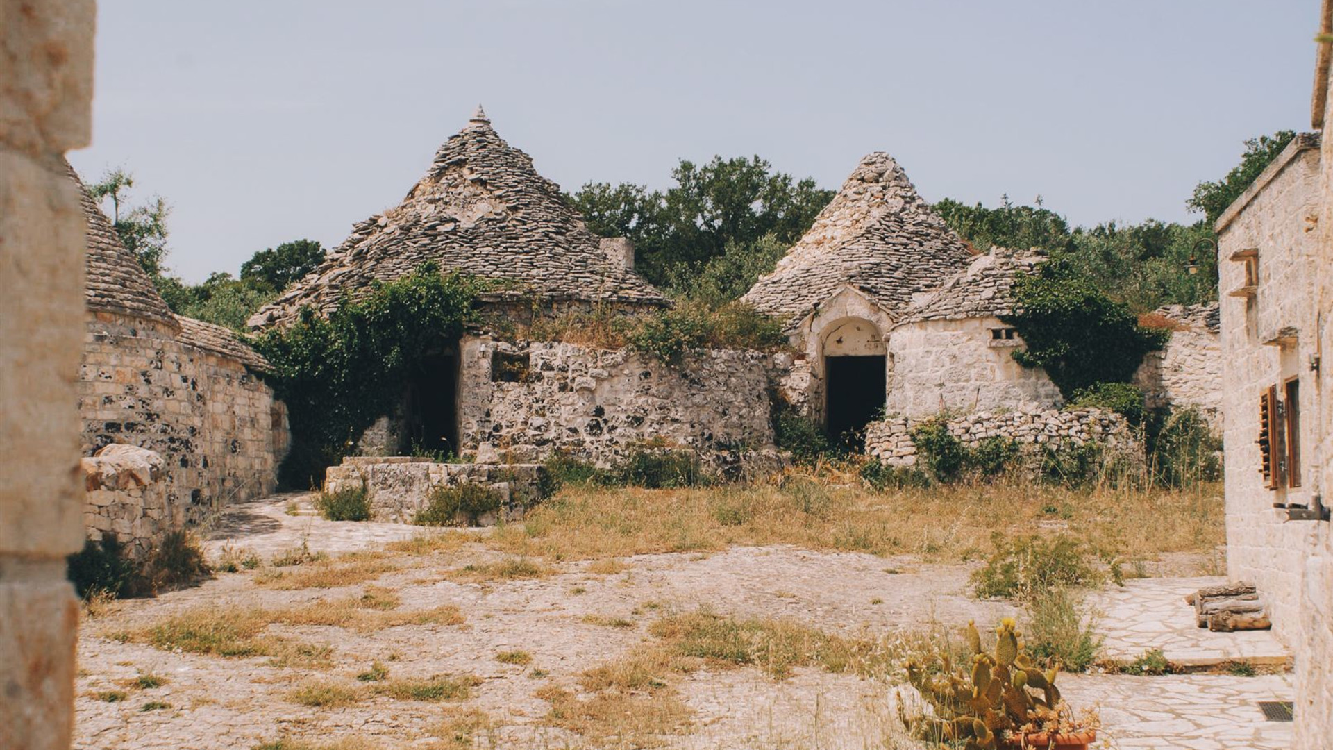 Walking in Puglia & Matera