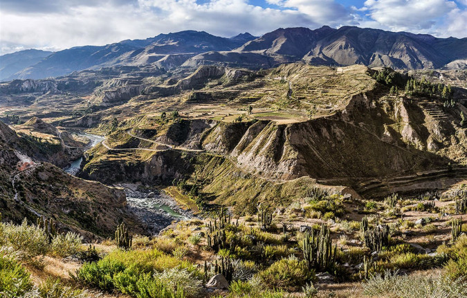 Peru Encompassed
