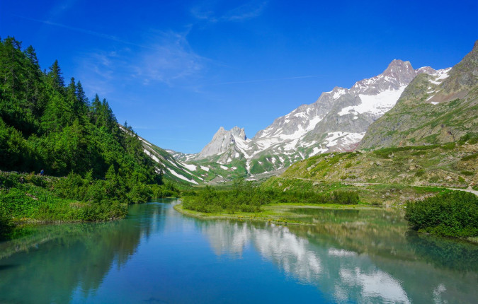 Tour du Mont Blanc Hotel Trek