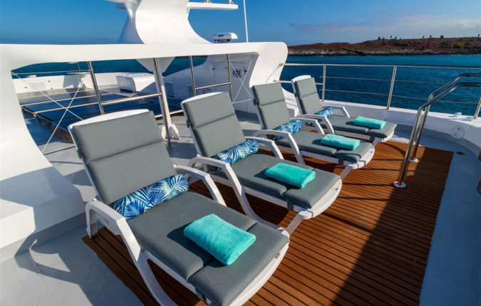 Galapagos Adventure: Northern Islands (Grand Daphne)