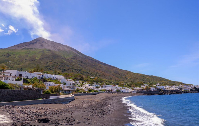 Highlights of Calabria, Mount Etna & Sicily