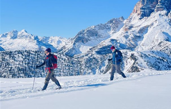 Snowshoeing in the Dolomites - Premium Adventure