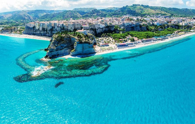Highlights of Calabria, Mount Etna & Sicily