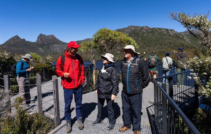 Trek the Cradle Mountain Overland Track 