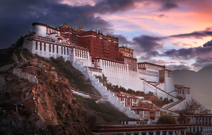Essential Tibet
