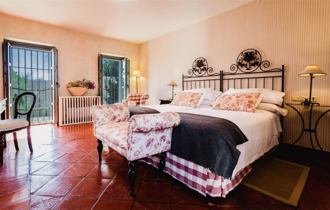 Spain: Vibrant Cities & Countryside Walks