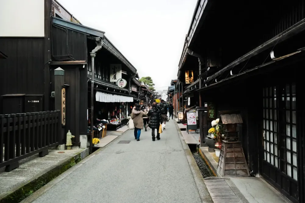 Takayama - Beautiful Traditional Townscape Nestled in the Japanese