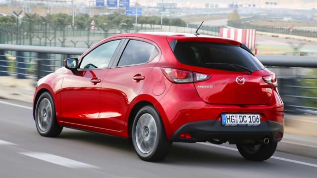  Mazda2