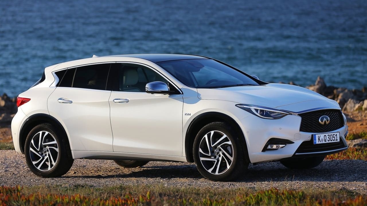 Infiniti Q30