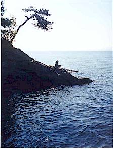Fishing off the rocks along
Chuckanut Drive