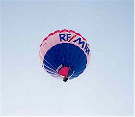 Hot air balloon
in Langley as we cross back into Canada
