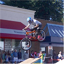 Dangerous Dan and the
Flowriders demonstrating their "North Shore" style of biking at Edgemont
Village, North Vancouver
