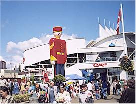 The world's largest tin soldier
is located at the Quay