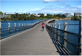 Victoria’s is a
walker’ paradise, with most attractions within comfortable walking
distance. Going over the Selkirk trestle on the Gorge waterway