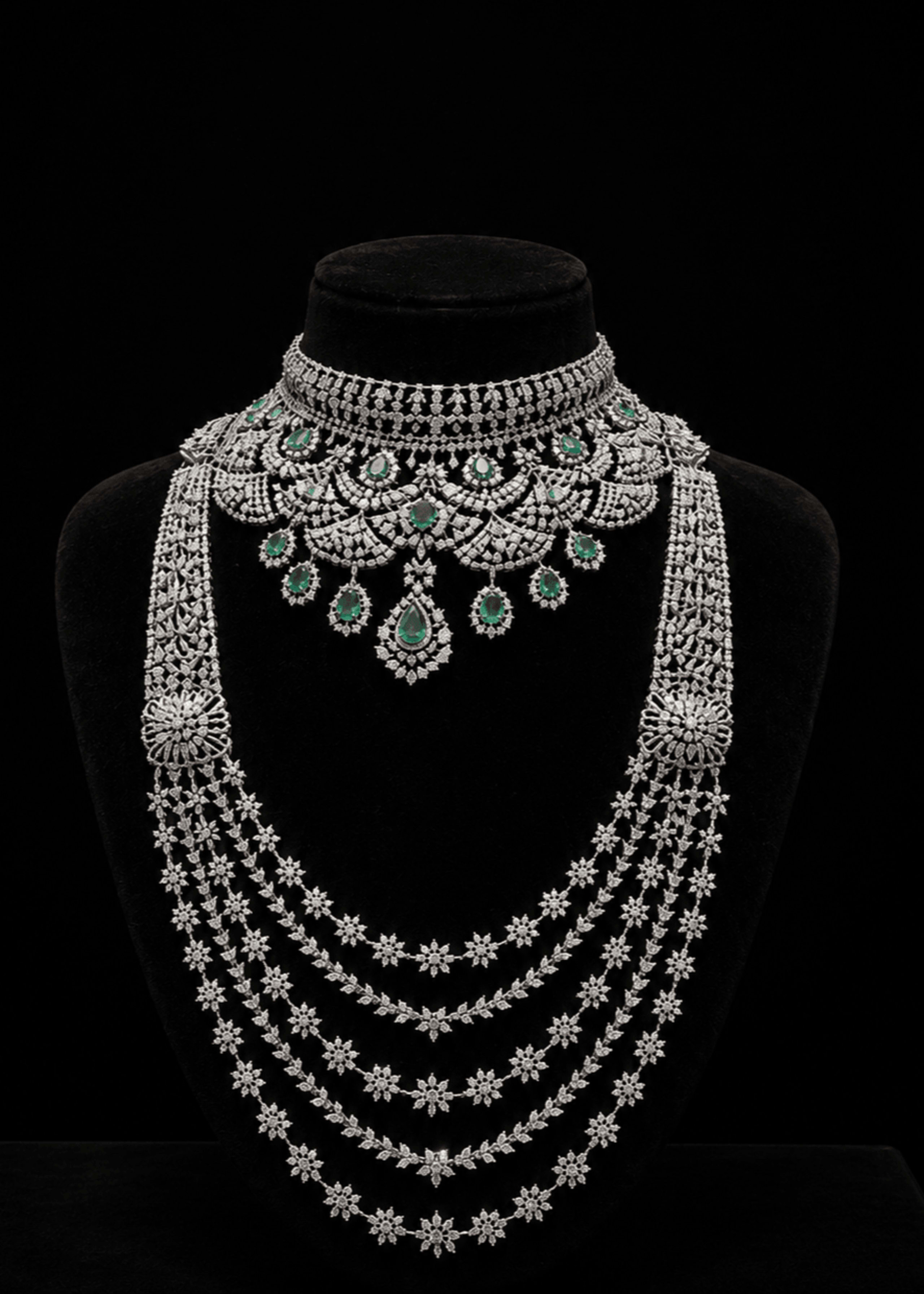 Necklace hover