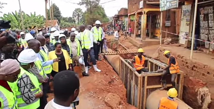 prime minister and other officials to assess the state of the road drainage systems and other urban infrastructure. 