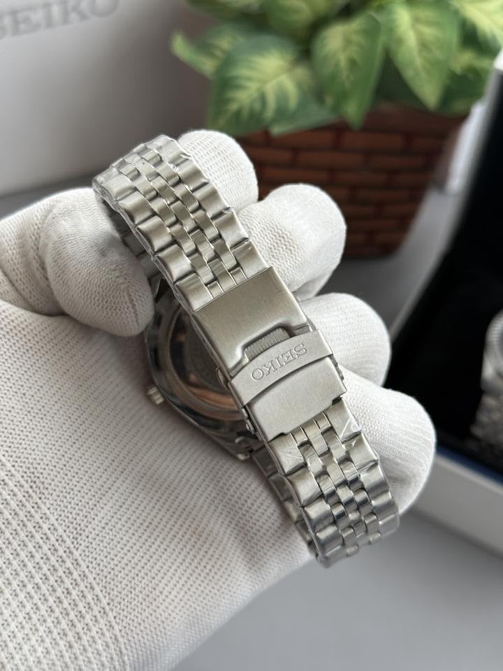 Seiko Mod Date Just Red Ombre Textured