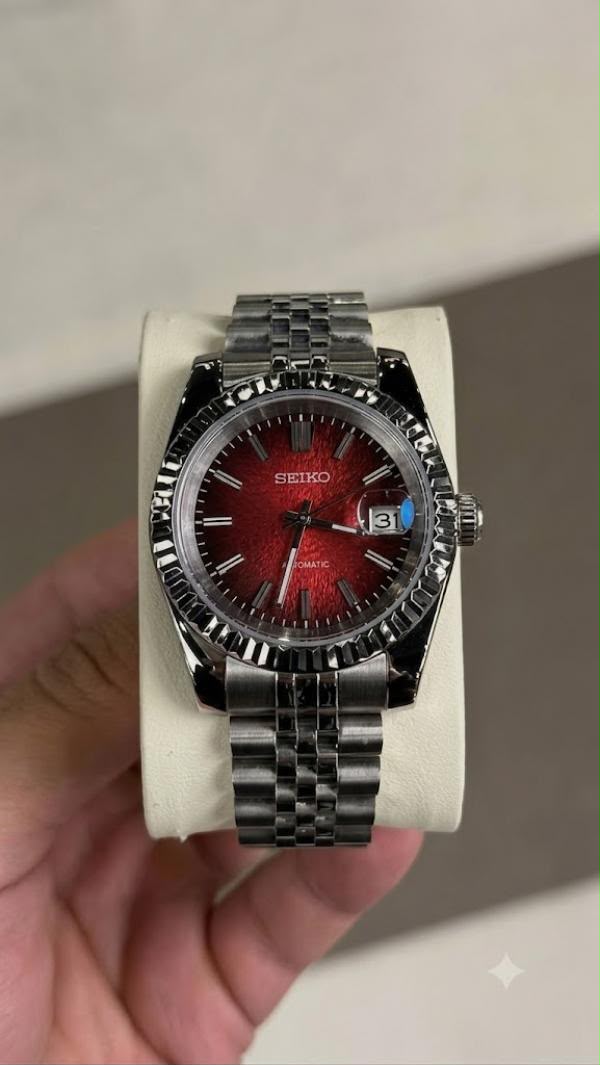 Seiko Mod Date Just Red Ombre Textured