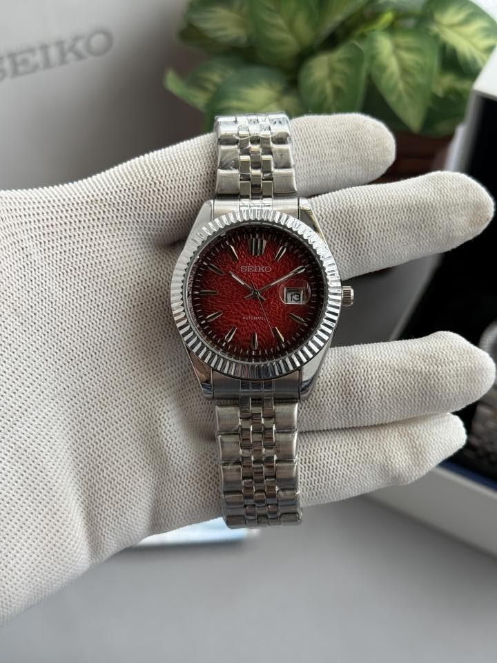 Seiko Mod Date Just Red Ombre Textured