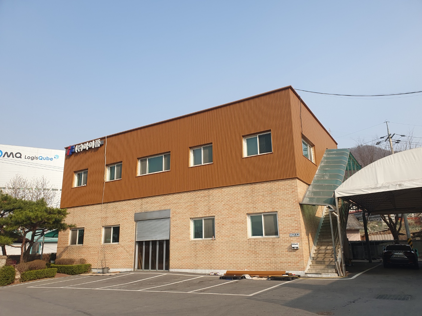 외피를 세우는 순서｜판넬 시공 현장에서 살핀 이음과 마감 현장 시공 사진 7