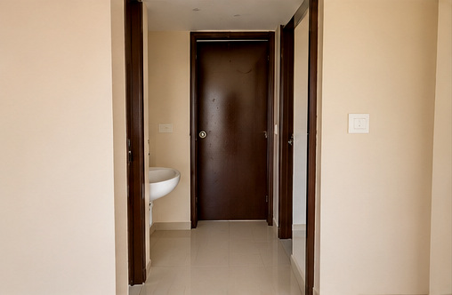 3bhk Flat for rent property photo 4