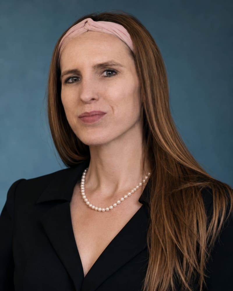 Headshot of Elizabeth Hemphill-Burns