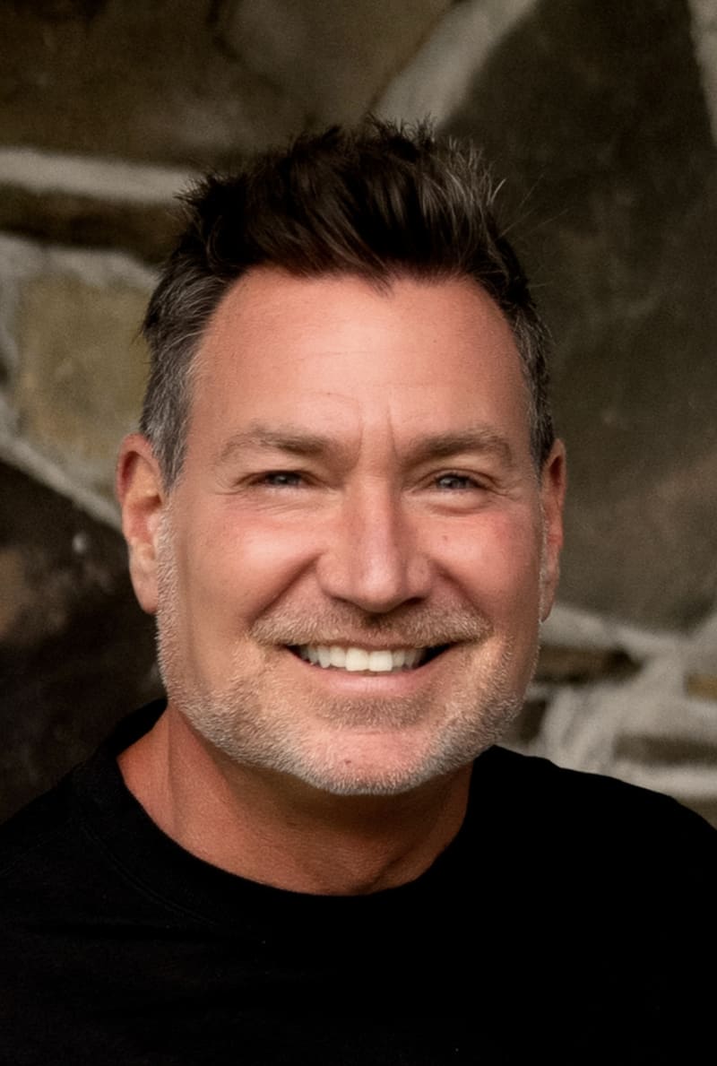 Headshot of Eric Schnell