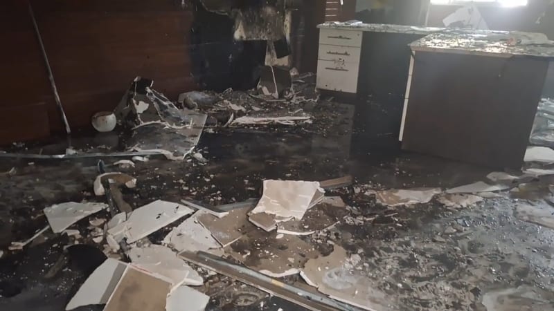 कार्यालय में लगी आग की तस्वीर 