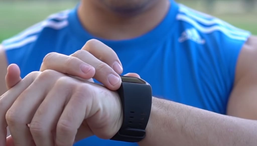 10 Best Android & iOS Smartwatches in 2021 Review Rooster