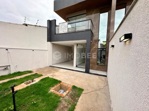 Casa geminada 3 quartos Santa Branca 127m² 3 vagas Suíte Closet