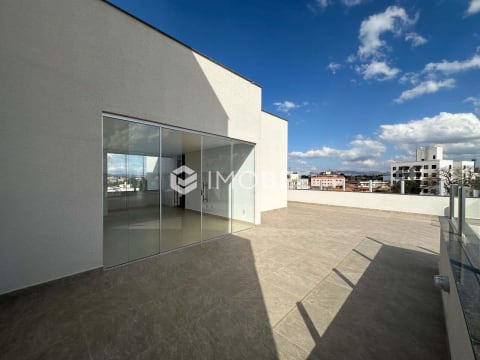Cobertura linear 2 quartos Santa Branca 108m² 2 vagas Elevador
