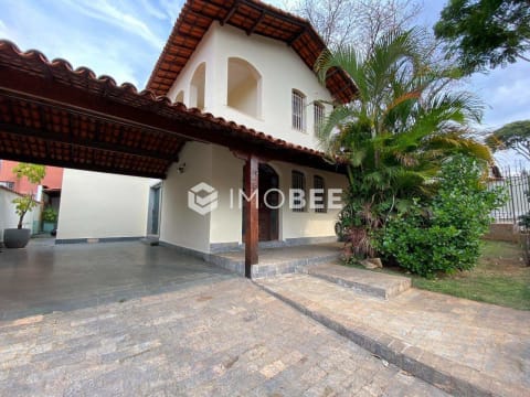 Casa com 4 quartos e 336m² à venda no Santa Amélia por R$1.380.000,00