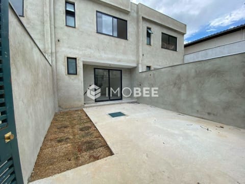 Casa Geminada 3 quartos Santa Branca 160m² 2 vagas Suíte e Quintal