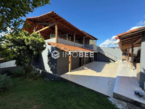 Casa com 3 quartos e 429m² à venda no Copacabana por R$850.000,00