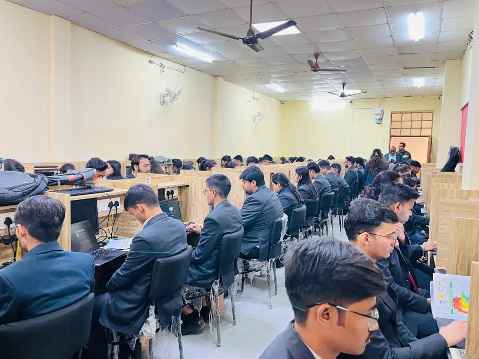 Air-Conditioned Computer Labs view 3
