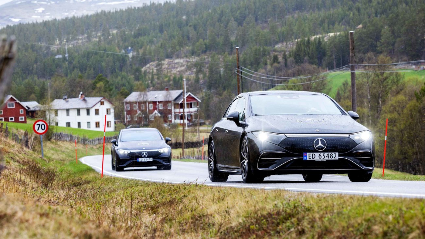 Mercedes Benz EQS 450+ på vei elbiltest 2022