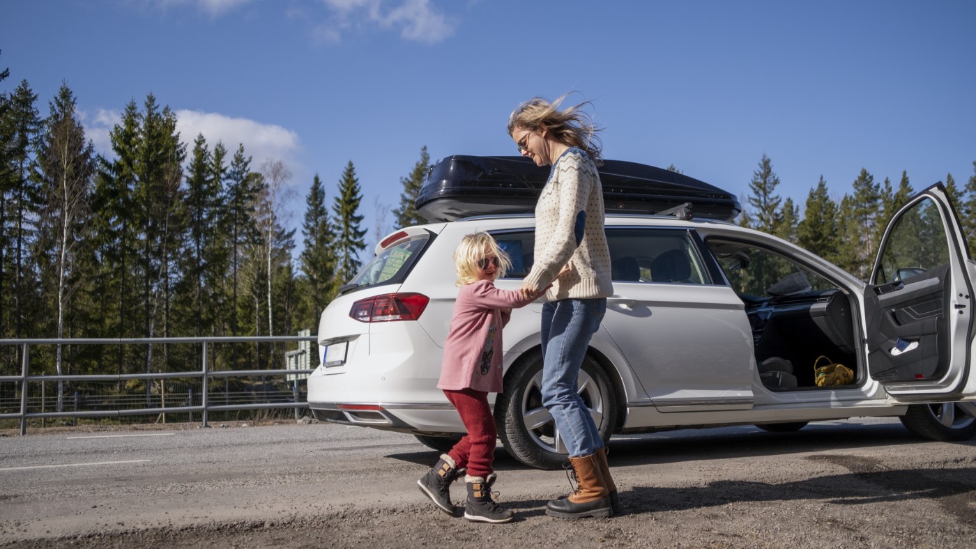 familie har pakket bilen klar til bilferie