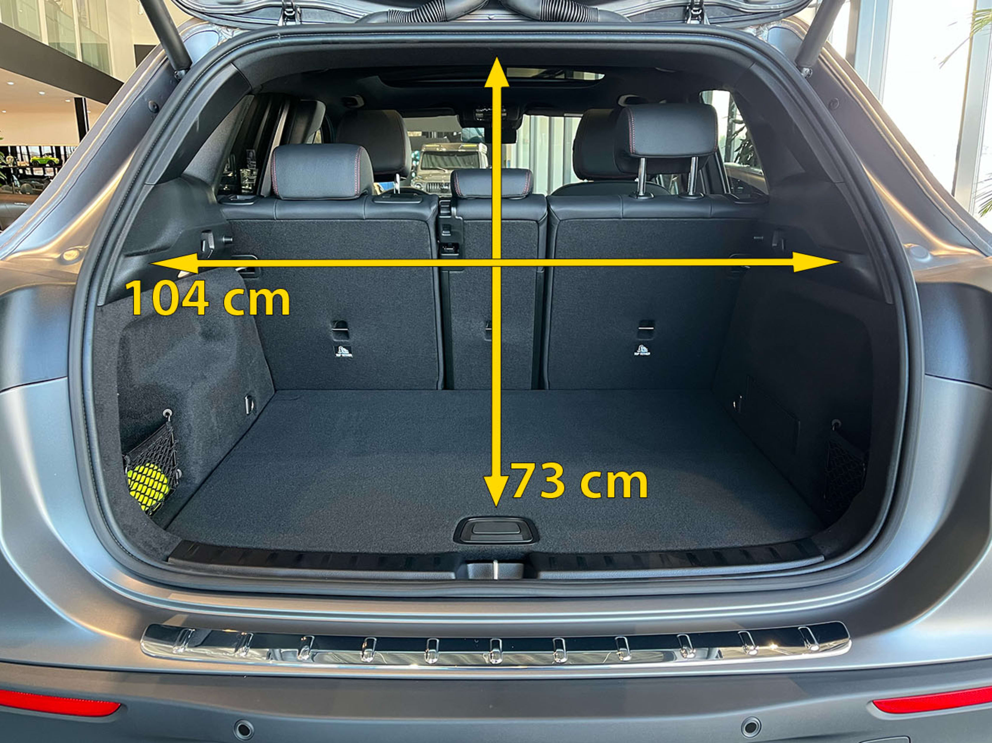 Bagasjeromsåpningen i Mercedes EQA