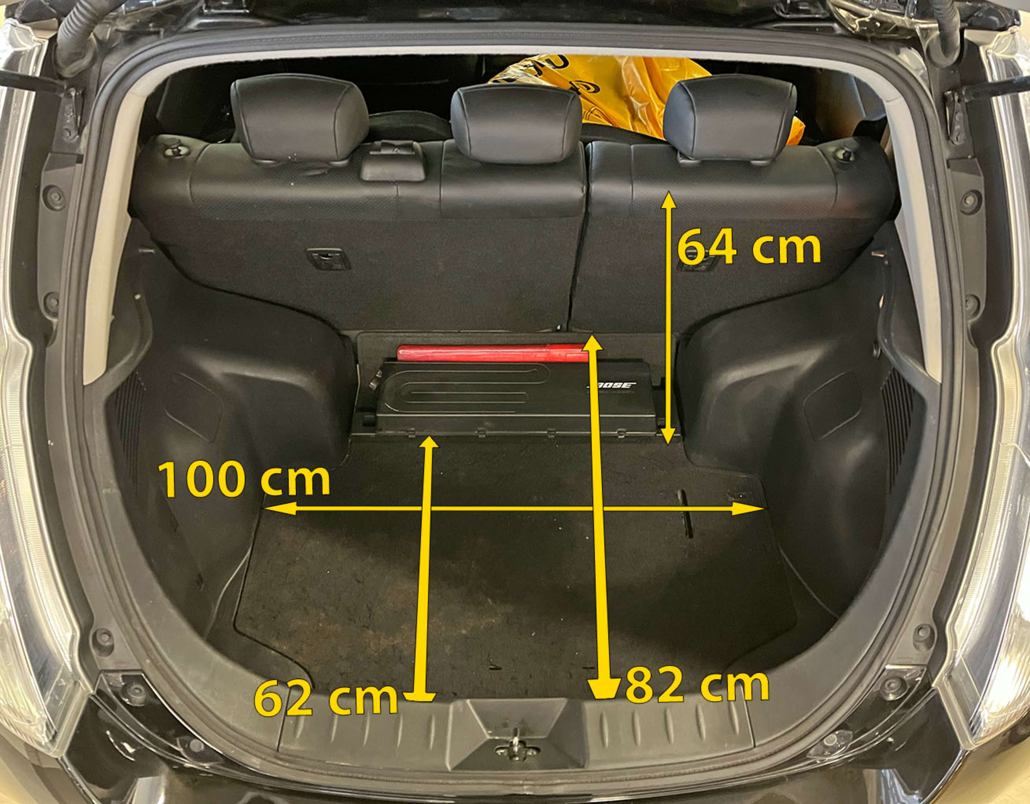 Mål i bagasjerommet i Nissan Leaf 24 kWh.